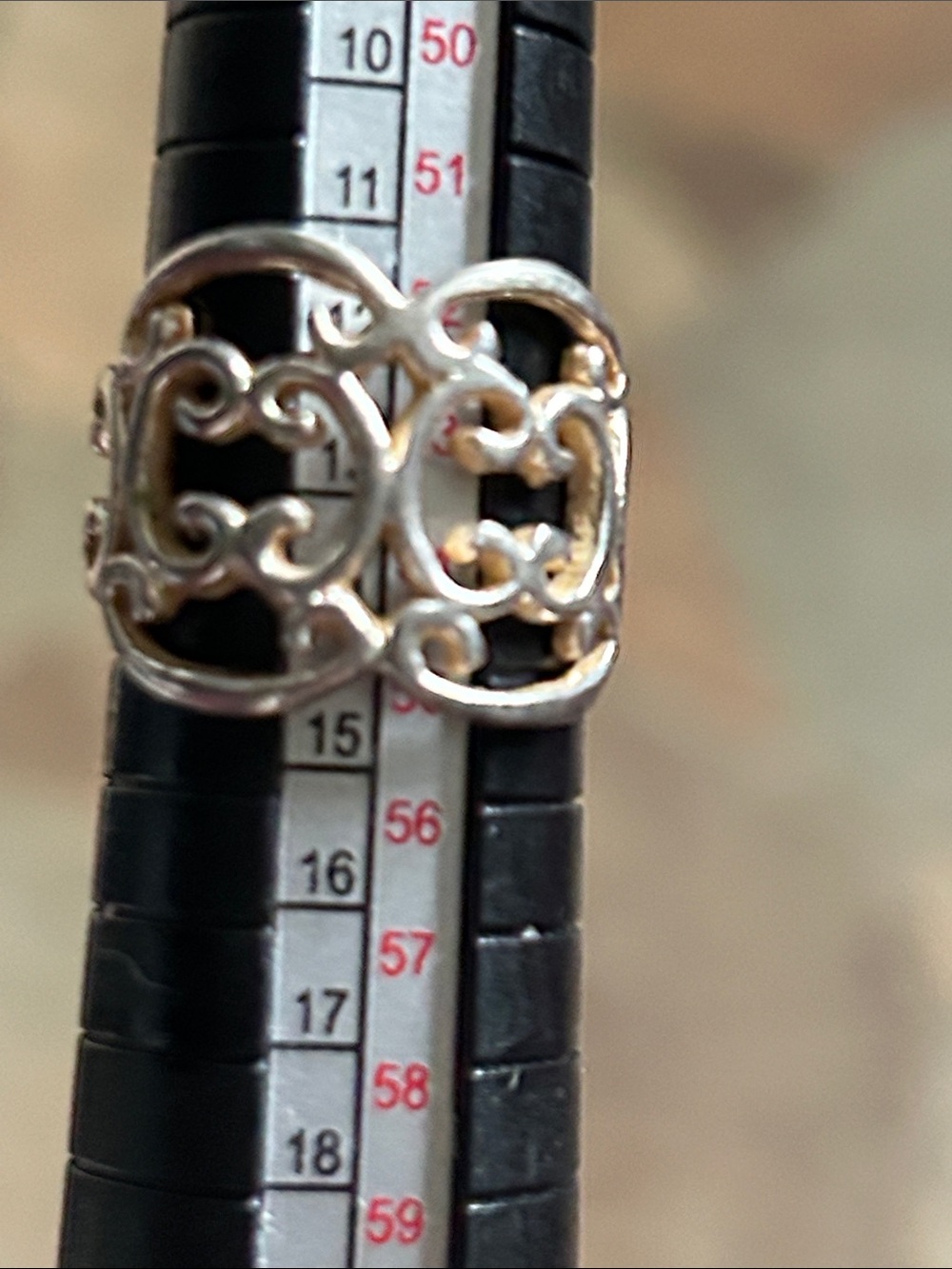 Vintage sterling silver ring. Size 7